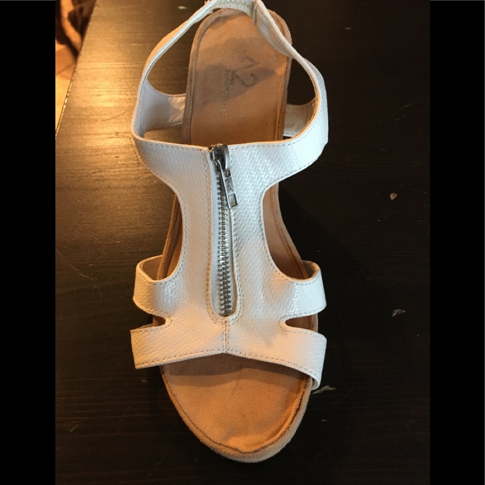 A2 by Aerosoles white wedge sandal 8